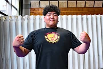 ＜レスリング＞【特集】プロレス流トレーニングを併用して肉体づくり！ プロの華やかな舞台を目指し、小畑誌音（新日本プロレス職）が燃える