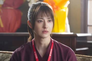 『Dr.アシュラ』第8話　“保”佐野晶哉、“朱羅”松本若菜のカルテを見つける