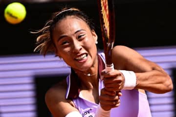 鄭欽文、サバレンカに敗れテニス女子全仏オープンベスト4入りならず