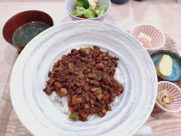 【大宮】店主のママが丁寧に作る絶品ランチとおばんざい「ごはんよ」