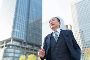 厚生年金＋賃金が62万円までは年金が減額されない！2026年度からの在職老齢年金制度の見直しとは