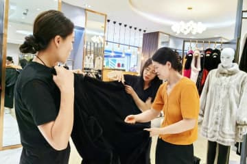 モンゴルからの観光客に越境ショッピングが人気　中国内モンゴル自治区