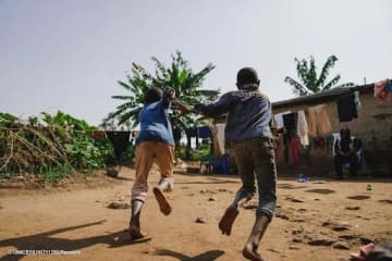 コンゴ現地リポート：イツリ州での暴力激化、130 万人以上の子どもが学校に通えず「教育の緊急事態」