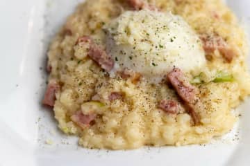 ギャル曽根考案”絶品＆爆速”『カルボナーラ丼』の作り方を伝授！子ども喜ぶ”あの味”をパスタを使わず丼で…アイディアレシピに主婦から絶賛の声「絶対に米が進みますね」「見た目で優勝」「日本人はヤッパリ米」