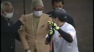 「勝っていい報告ができるように」巨人・丸佳浩がミスターに感謝の言葉
