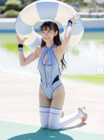 「最高の被写体…美人すぎる」グラドル・長澤茉里奈、愛くるしい浮き輪&水着姿にファン大絶賛「超可愛い〜」