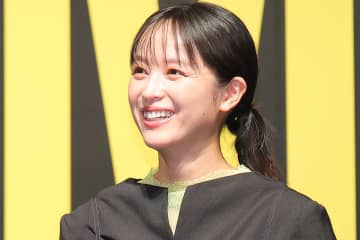 人気俳優と結婚から5年　注目女優の“変化”にネット熱視線「久しぶり」「似合いすぎ」