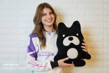コーナリングで「決まると楽しい」。ABEMAで伝えたいレースの魅力とドライバーの人間味【マギーさんインタビュー】