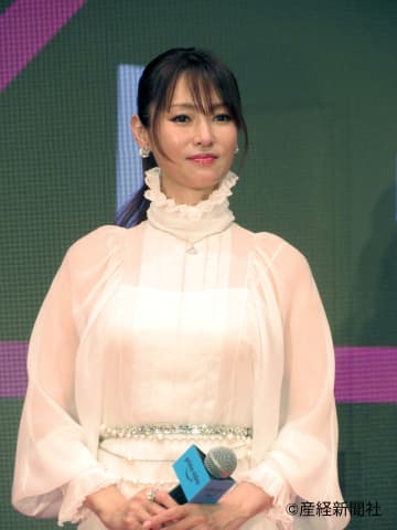 深田恭子、ビーチで魅せた美しすぎる‘‘水着スタイル‘‘にファン絶賛「保存版確定」