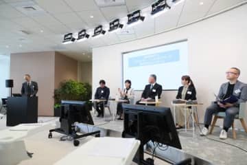 認知症が「当たり前」の時代、介護と仕事のはざまで「ビジネスケアラー」が求める支援とは？