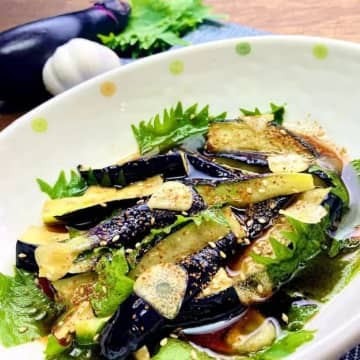 【なすはピリ辛で食べるのが大正解！！】暑い日に食べたくなる激ウマおかずレシピ3選