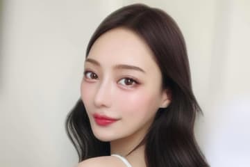 「留置所最高」覚せい剤所持疑いで逮捕の“美人すぎる共犯者”がSNS再開、明かした「逮捕劇の裏側」