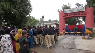 パキスタンの刑務所から216人が脱走し130人以上が逃走中　地震に乗じて刑務官から銃を奪い逃げ出す　受刑者1人は射殺