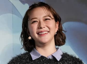 村重杏奈、ド派手な全身ピンク姿を公開→「は、林家！？」「なんか芸術家みたい」