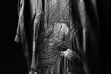 Y`s×テーラー東洋の真っ黒「スカシャツ」大きなドクロ＆蛇の刺繍入り