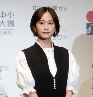「いつもと雰囲気違う」前田敦子の私服コーデに絶賛の声「センス良すぎ！」「カワイイけどセクシー」