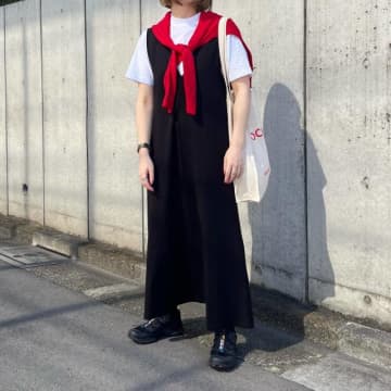 赤に合う色×3色コーデでワンランク上に！ シンプルなのにおしゃれな配色4つ