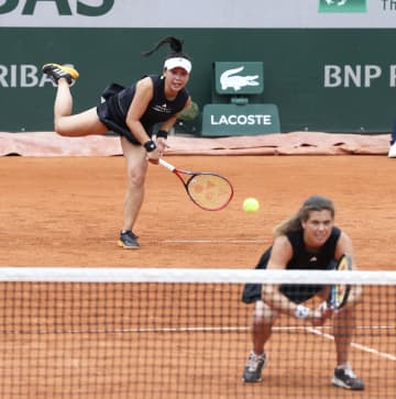 全仏テニス、穂積組が準決勝進出　女子ダブルス