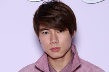 「御自宅ですか？」スケボー五輪金メダリスト、“大量の高級ブランドバッグ”を公開。ネット騒然「やばい...」「いつもと雰囲気違う」
