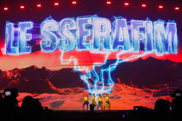 LE SSERAFIM、3年連続“Weverse Con Festival”でメガヒット曲メドレー「HOTなステージをお見せします」