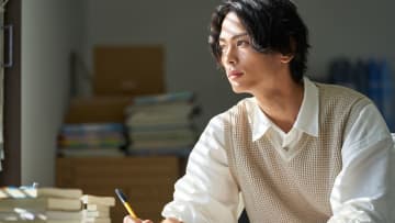 ウソだろ…「月収25万円」28歳会社員、父の遺品でまさかの発見。古びた通帳に記された「衝撃の数字」で人生が激変