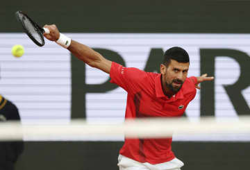 ジョコビッチが準決勝進出　全仏テニス、ズベレフを破る
