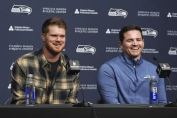 ダーノルドが先発QBになるのかという質問は「おかしい」とシーホークスHCマクドナルド