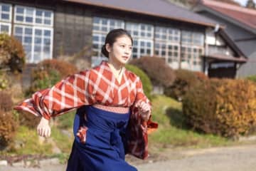 明日の『あんぱん』“のぶ”今田美桜、出征を控えた“嵩”北村匠海に頭を下げる