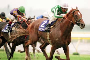 「いま見ても加速とんでもない」27年前の最強タイキシャトル　4Kで蘇る、極悪馬場で見せつけた世界の脚