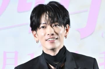佐藤健、中国・深圳でのオフショットを大量に公開。⇨「目が合った！」の報告相次ぐ
