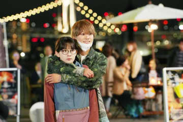 大橋和也（なにわ男子）がバックハグ、映画『君がトクベツ』場面写真が解禁