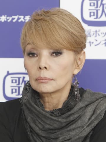研ナオコ、紙バンドで愛犬用のおもちゃ入れとバッグを手作り「売り物になる」「私も欲しい」と称賛続々