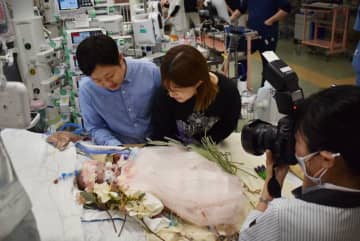 長期入院する子どもたちにスタジオ写真を　心臓病の子ども支援する団体とスタジオアリスが病院で撮影会　華やかな衣装でパチリ「すてきな1枚に」　埼玉での実施は初めて