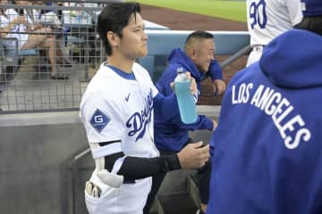 大谷翔平も苦笑い！ ファン乱入→暴走→捕獲「よく動いた」「見事な努力」と称賛報道