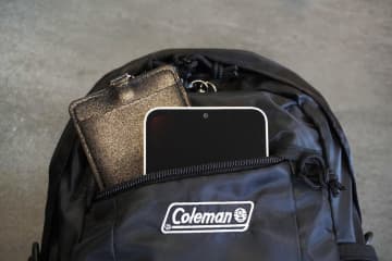 書店やコンビニで買える「Colemanの万能バッグ」でたよ！3WAYで使えて便利♪
