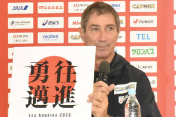【バレーボール】ロス五輪メダル獲得へ　男子代表ティリ監督が掲げるスローガンは「勇往邁進」
