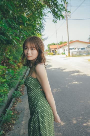 秋元真夏、誕生日8.20にフォトブック発売！　エッセイにも初挑戦「取り繕うことなく綴りました」