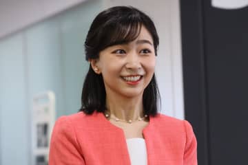 「凄くお似合いに」佳子さま　ブラジルへのご出発で見せられた“ビビッド”ピンクスーツに感激の声