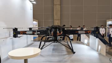 三菱重工業、新型ハイブリッドドローンを発表。200kg積載・航続200km、実現の鍵はエンジン[JapanDrone2025]