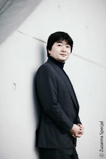 ベルリン・フィルデビュー記念インタビュー - 指揮者・山田和樹さんの呼吸から生まれる音楽