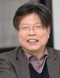 人と時代を映す文学、ハン・ガンと尹東柱の作品世界をたどる…韓国の文芸評論家2人による特別講義が開催！