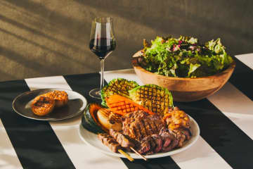 京都タワービル最上階でお酒と料理を満喫！「TOWERLAND –ROOFTOP BAR & BBQ–」