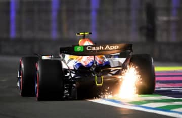 FIA、芝生火災防止のための新ルールを発表。チタン製スキッドブロックを維持も、スチール製の常備をチームに要請