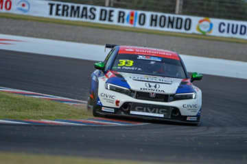 ホンダ陣営のピケJr.がポール奪取も、王者のプジョーと復調リンク＆コーが勝負を制す／TCR南米第4戦