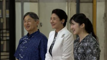 「愛子も連れてくることが出来て…」「沖縄らしい気候を味わい」両陛下と愛子さまが「対馬丸」記念館へ　かりゆし姿に装い改め首里城公園へも　沖縄訪問2日目