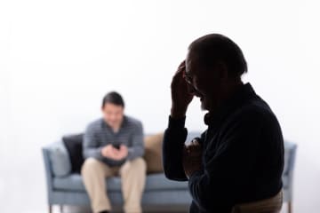 「父と母のせいだ！」自慢だった優秀な跡取り息子が中年ニートに…1億円を手にした資産家夫婦の老後崩壊を招いた“不幸な買い物”