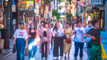 外国人殺到で「ホテルは満室」、でも国内旅行は「イマイチ」…日本の観光業、V字回復「歓喜」の裏に潜む死角