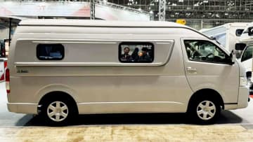 猛暑の車中泊に革命！断熱×電源×クーラーで最強クラスのバンコン発見！