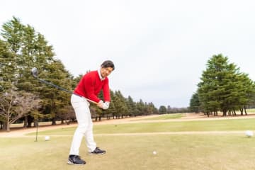 安定したスイングの作り方！“右ワキの締め”が決め手