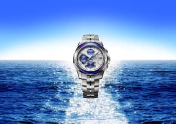 プラチナブルーを表現した世界限定600個の「OCEANUS Manta」